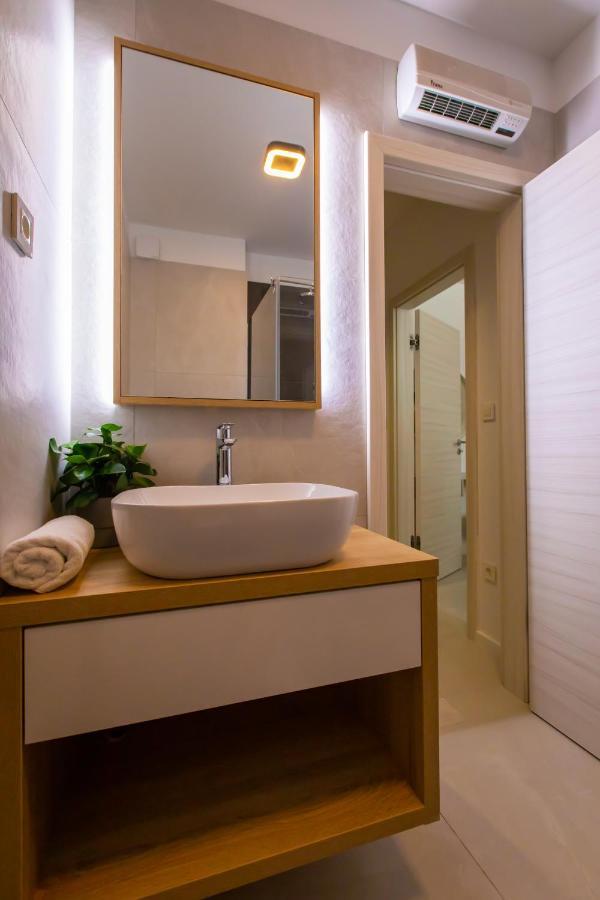 Beachfront Residences Stara Novalja Exterior photo
