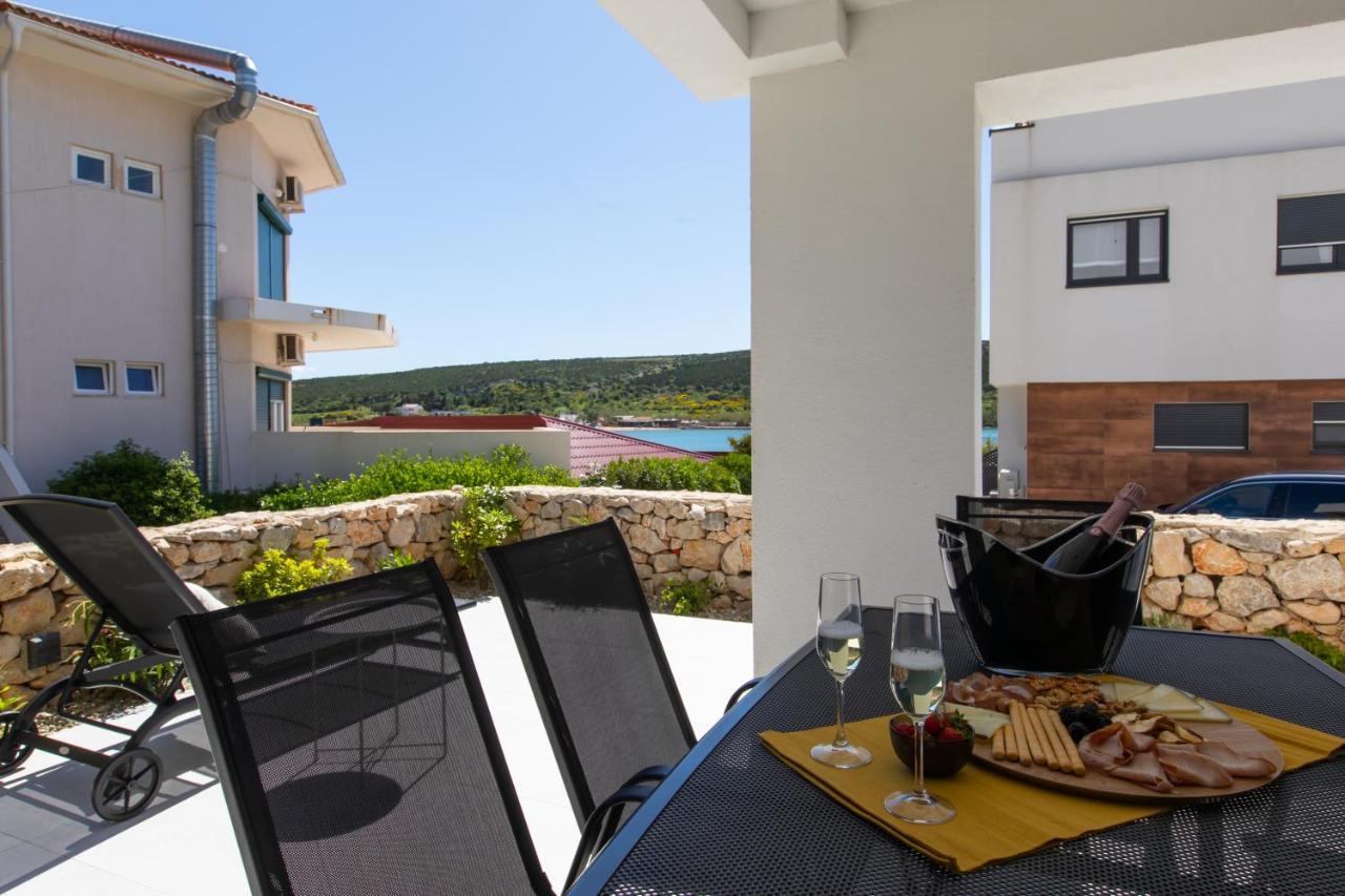 Beachfront Residences Stara Novalja Exterior photo