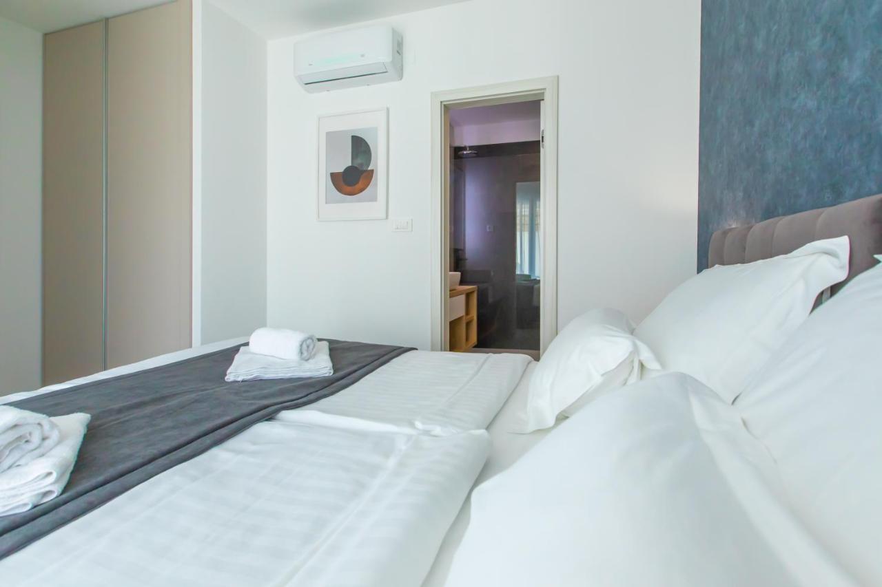 Beachfront Residences Stara Novalja Exterior photo