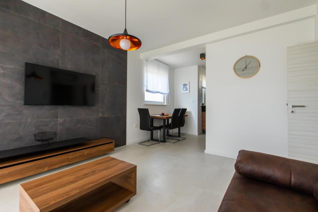 Beachfront Residences Stara Novalja Exterior photo