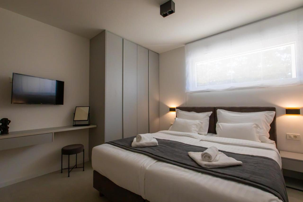 Beachfront Residences Stara Novalja Exterior photo